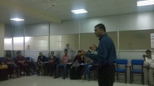 Ravindra Ranasinha speaking to the participants at Metropolitan College, Dehiwala, Sri Lanka, on Creative Arts Therapies